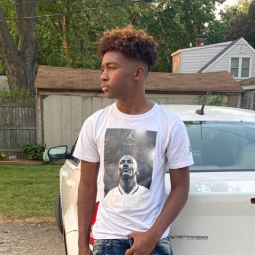 Meet your Posher, Yanai